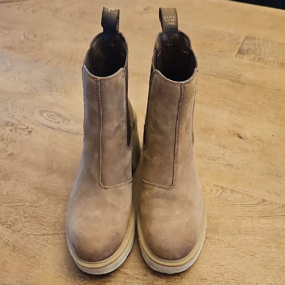 Sorel Women's Hi-Line Heel Chelsea boots - Picture 2 of 5
